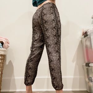 joie soft airy joggers